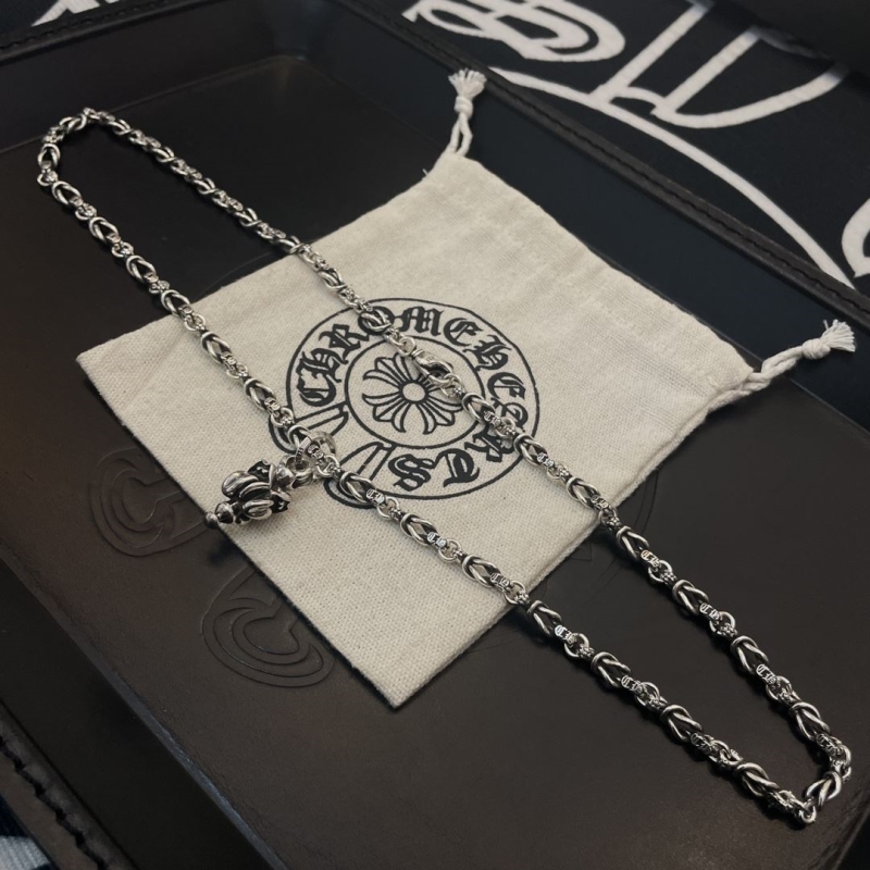 Ch*0me He**ts necklaces